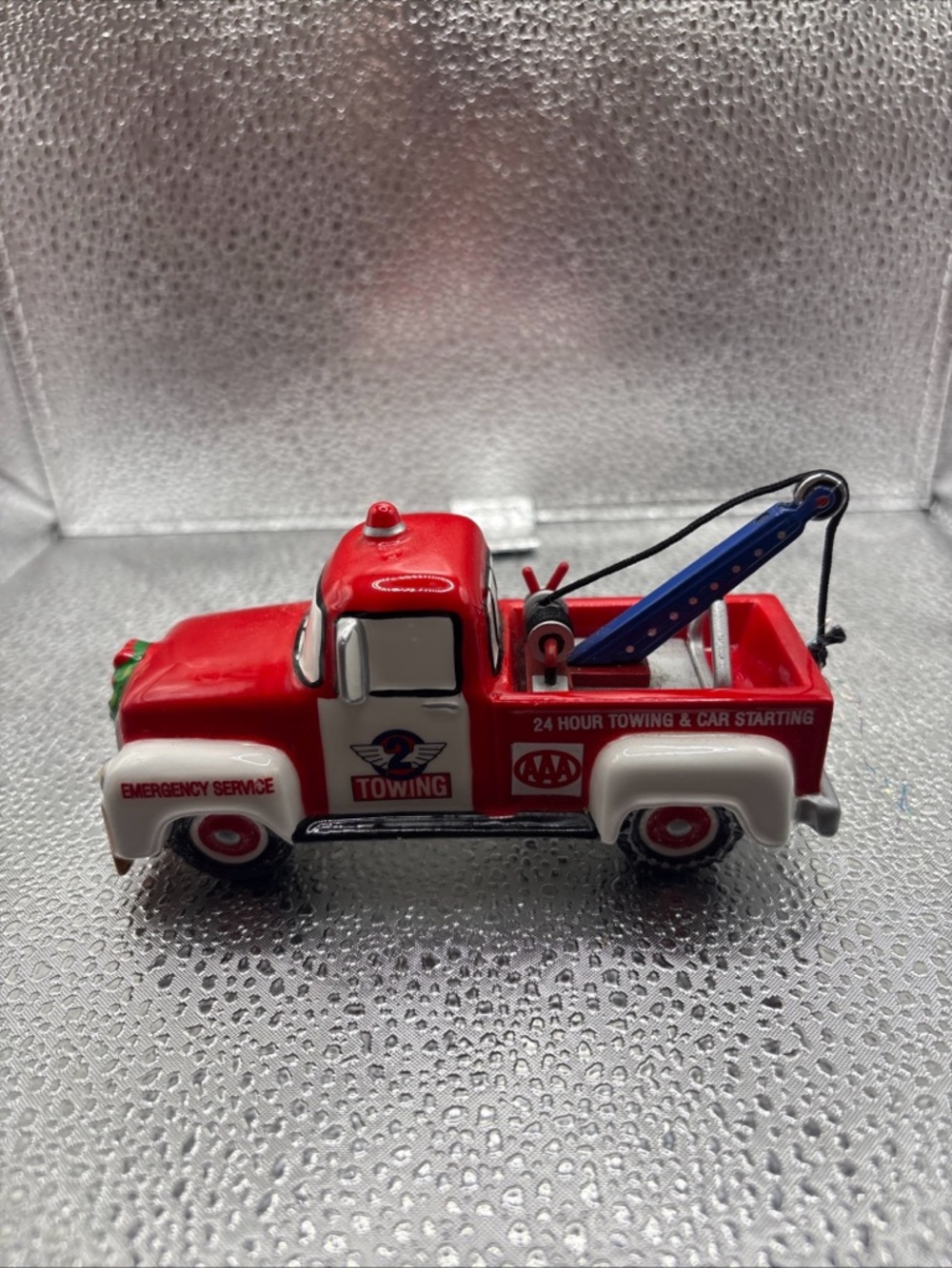 Department 56 AAA TOW TRUCK Village Service Vehicle 54959 Snow Village (READ)
